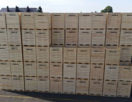 komkommer houten kist